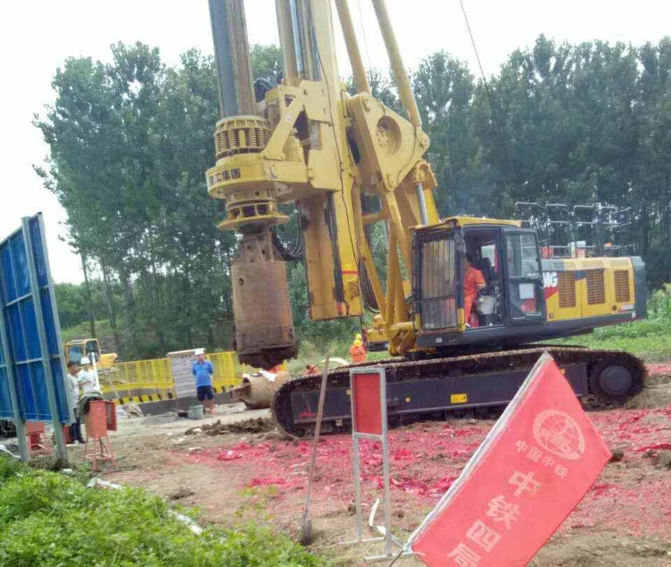旋挖机租赁避坑指南：选对设备节省 30% 成本-旋挖厂房桩施工、旋挖方桩施工、旋挖方形抗滑桩施工、旋挖电力通讯铁塔基础施工、旋挖桥梁桩施工、旋挖低净空施工、高压旋喷施工、冲击钻施工、锚杆锚索施工、高速公路滑坡抢险施工、全回转施工、全跟进施工、钢围堰施工、水电站基础施工、各类地基基础施工、各类基础工程施工。旋挖钻机租赁。